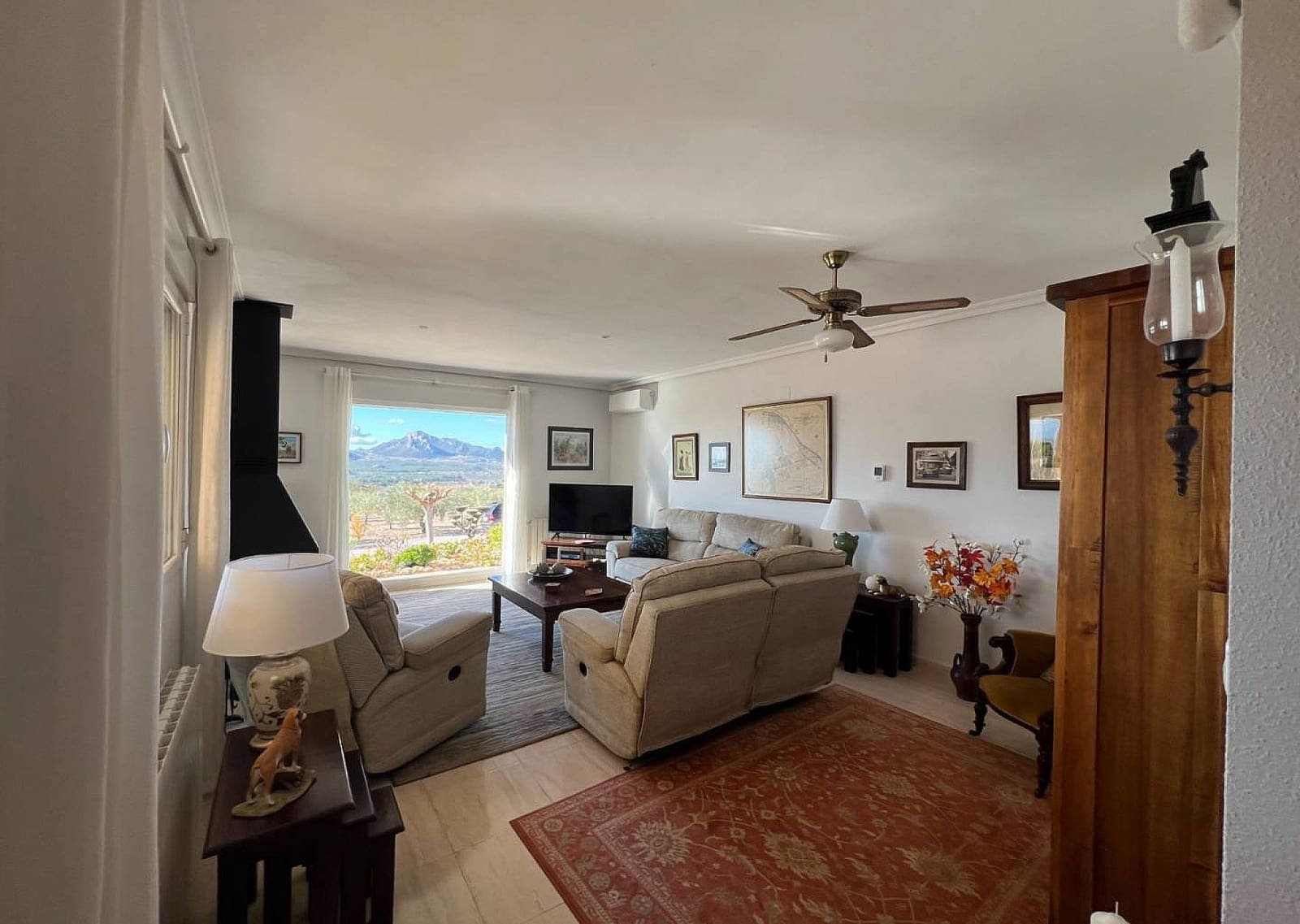 3 slaapkamer Villa te koop in Sax met zwembad garage - € 399.995 (Ref: 9465226)