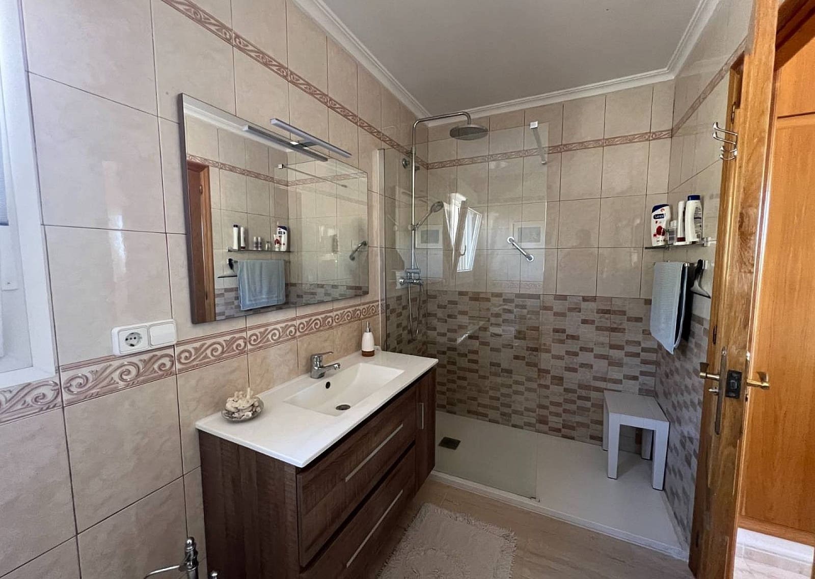 3 slaapkamer Villa te koop in Sax met zwembad garage - € 399.995 (Ref: 9465226)