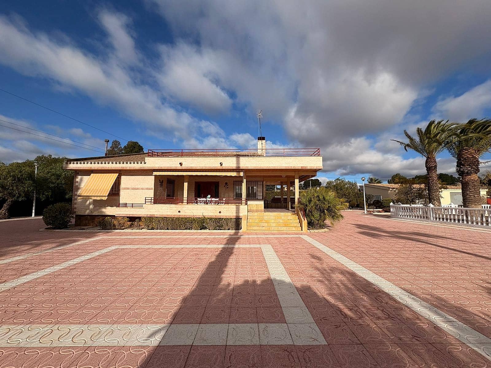 3 Zimmer Villa zu verkaufen in Sax mit Pool Garage - 575.000 € (Ref: 9472240)