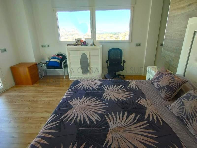 4 sypialnia Willa na sprzedaż w Petrel / Petrer z basenem - 626 000 € (Ref: 9473857)