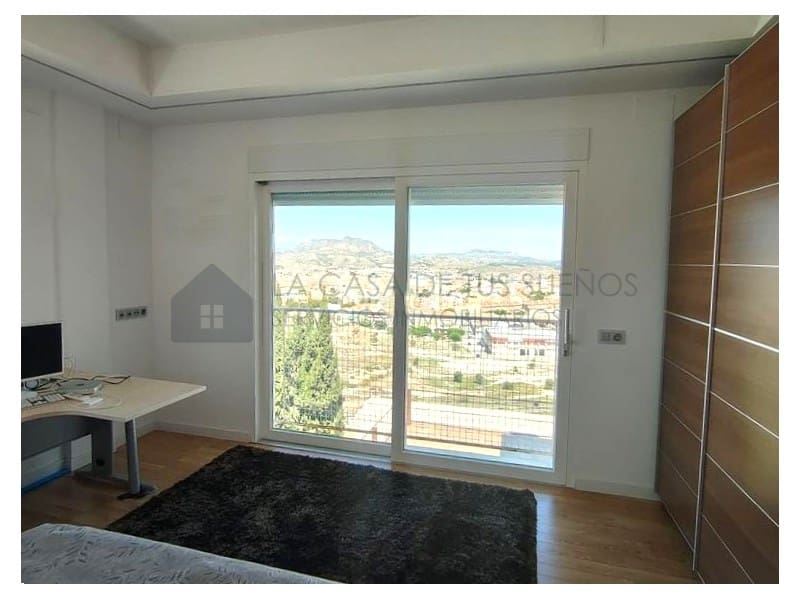 4 sypialnia Willa na sprzedaż w Petrel / Petrer z basenem - 626 000 € (Ref: 9473857)