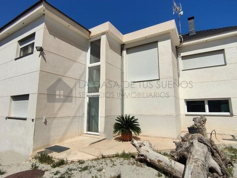 4 sypialnia Willa na sprzedaż w Petrel / Petrer z basenem - 626 000 € (Ref: 9473857)