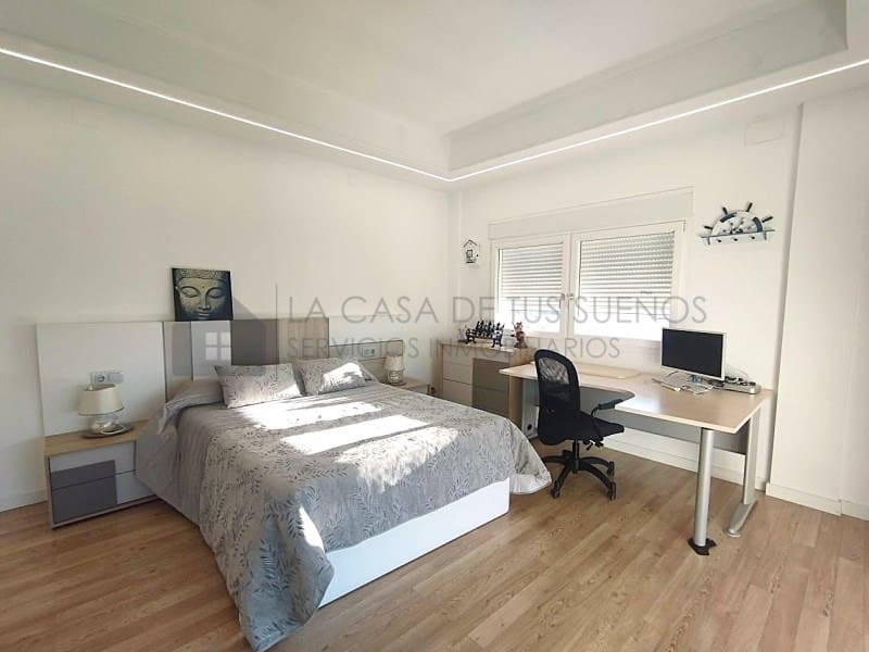 4 makuuhuone Huvila myytävänä paikassa Petrel / Petrer mukana uima-altaan - 626 000 € (Ref: 9473857)