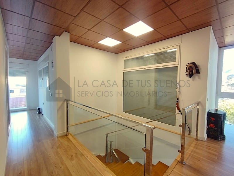 4 makuuhuone Huvila myytävänä paikassa Petrel / Petrer mukana uima-altaan - 626 000 € (Ref: 9473857)