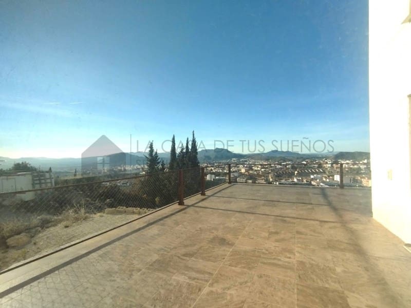 4 makuuhuone Huvila myytävänä paikassa Petrel / Petrer mukana uima-altaan - 626 000 € (Ref: 9473857)