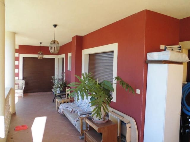 Chalet de 3 habitaciones en Pinoso en venta con piscina - 450.000 € (Ref: 9478552)
