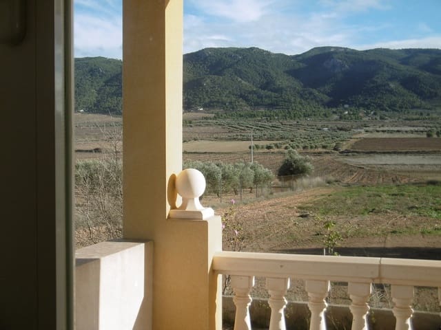 2 bedroom Villa for sale in Yecla with pool - € 129,000 (Ref: 9478561)