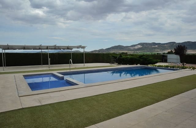 5 Zimmer Villa zu verkaufen in Yecla mit Pool Garage - 465.000 € (Ref: 9478563)