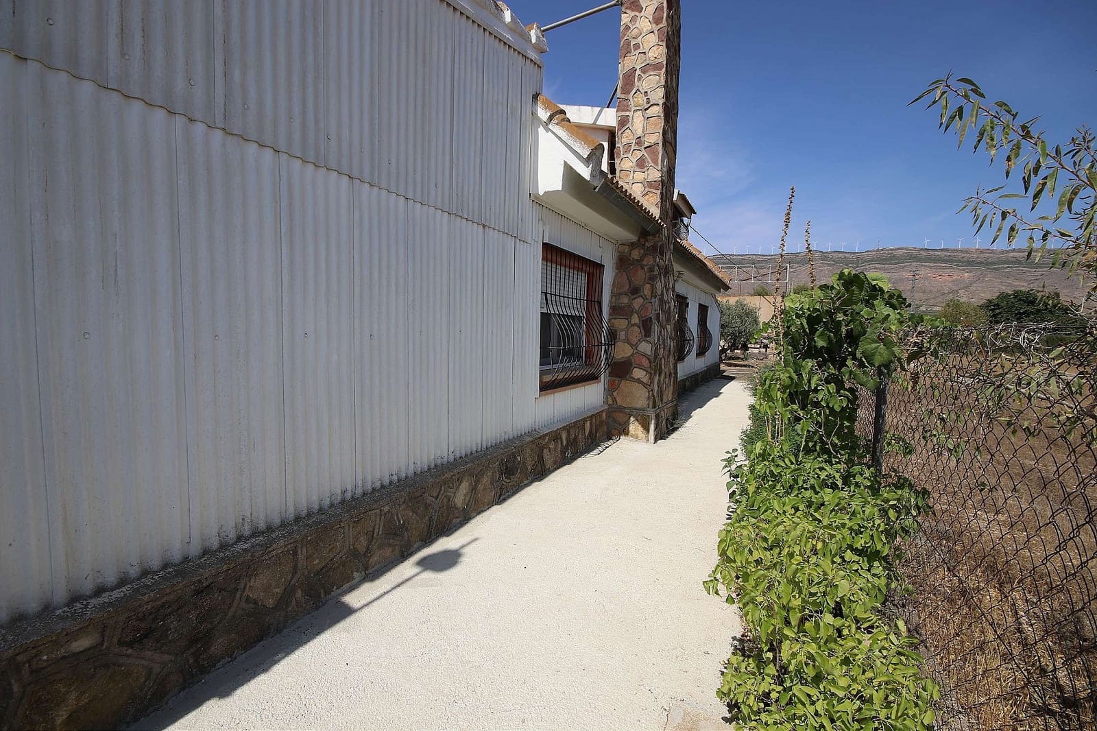 4 quarto Moradia para venda em Caudete com piscina - 219 995 € (Ref: 9478570)