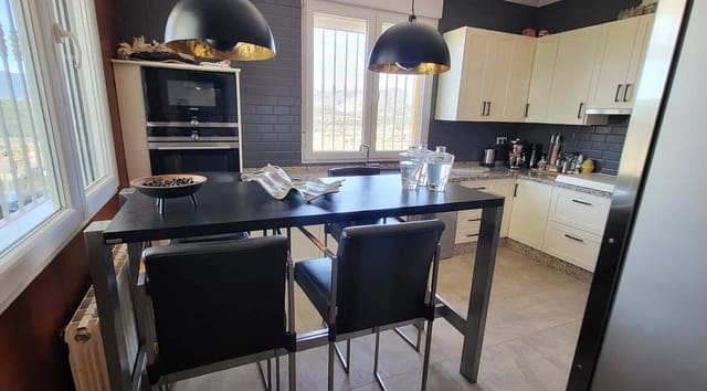 3 slaapkamer Villa te koop in La Romana met zwembad - € 279.000 (Ref: 9478575)