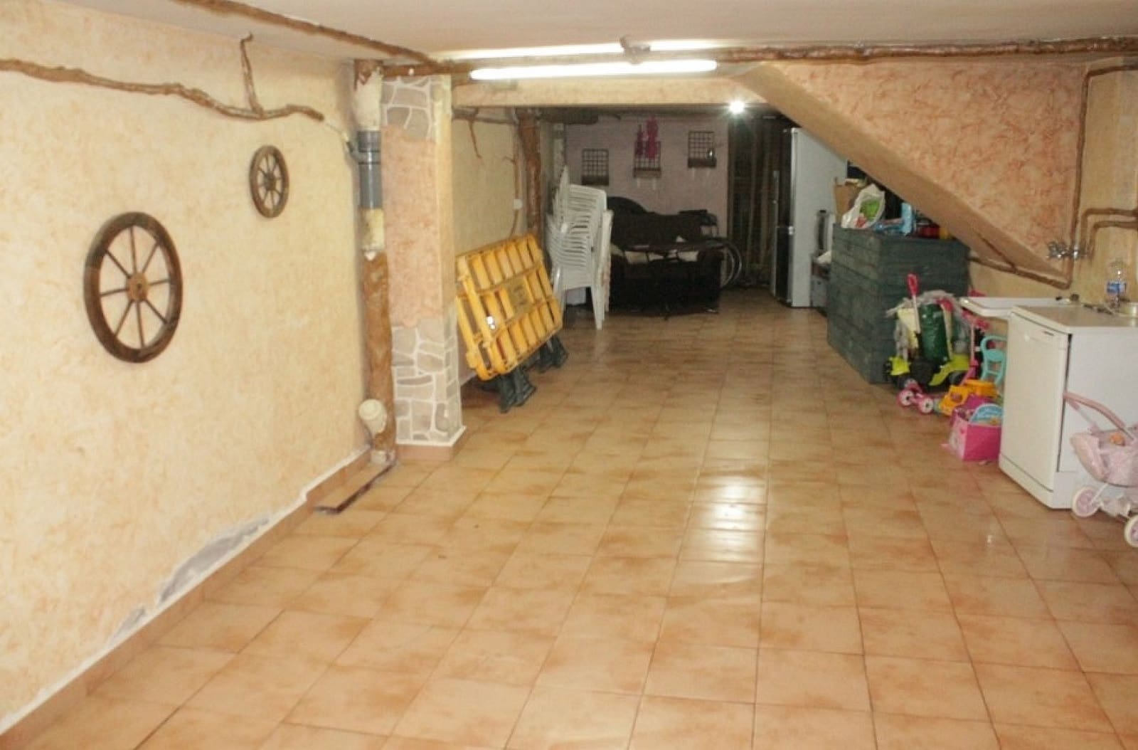 3 Zimmer Haus zu verkaufen in Pinoso mit Pool Garage - 157.995 € (Ref: 9478579)