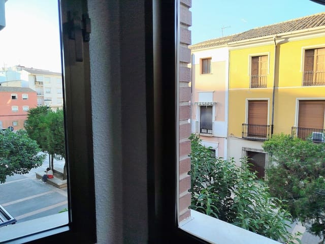 Casa de 4 habitaciones en Yecla en venta con piscina garaje - 170.000 € (Ref: 9478580)