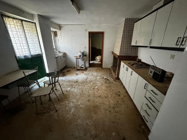 6 slaapkamer Finca/Landhuis te koop in Yecla met zwembad - € 47.995 (Ref: 9478600)