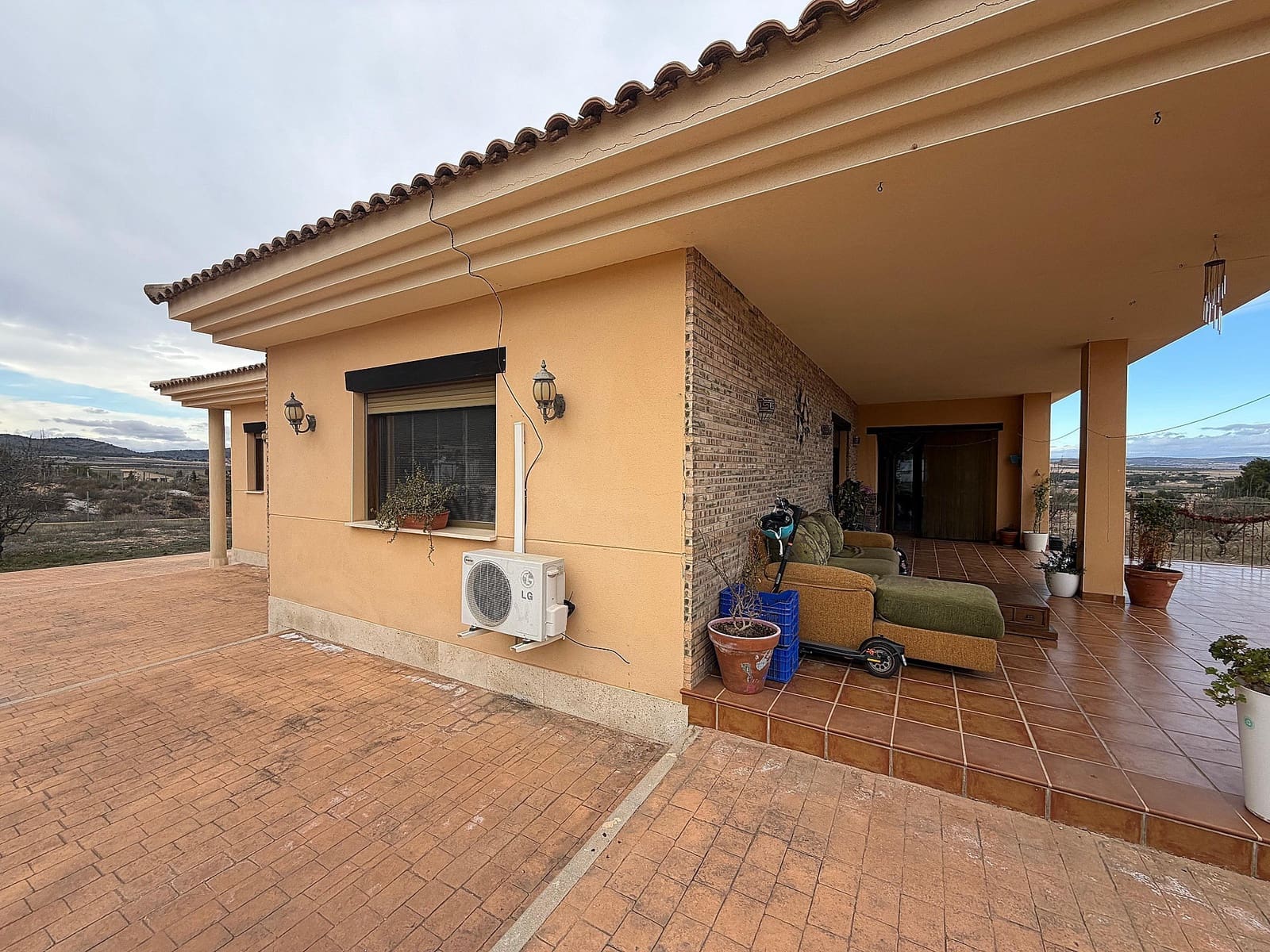 2 bedroom Finca/Country House for sale in Yecla - € 299,000 (Ref: 9478603)