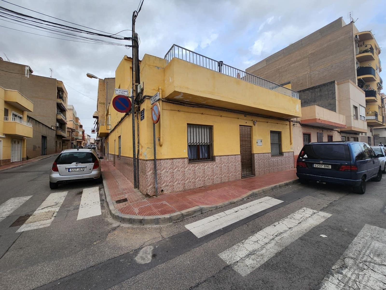 3 soveværelse Byhus til salg i Sax med swimmingpool garage - € 179.995 (Ref: 9481449)