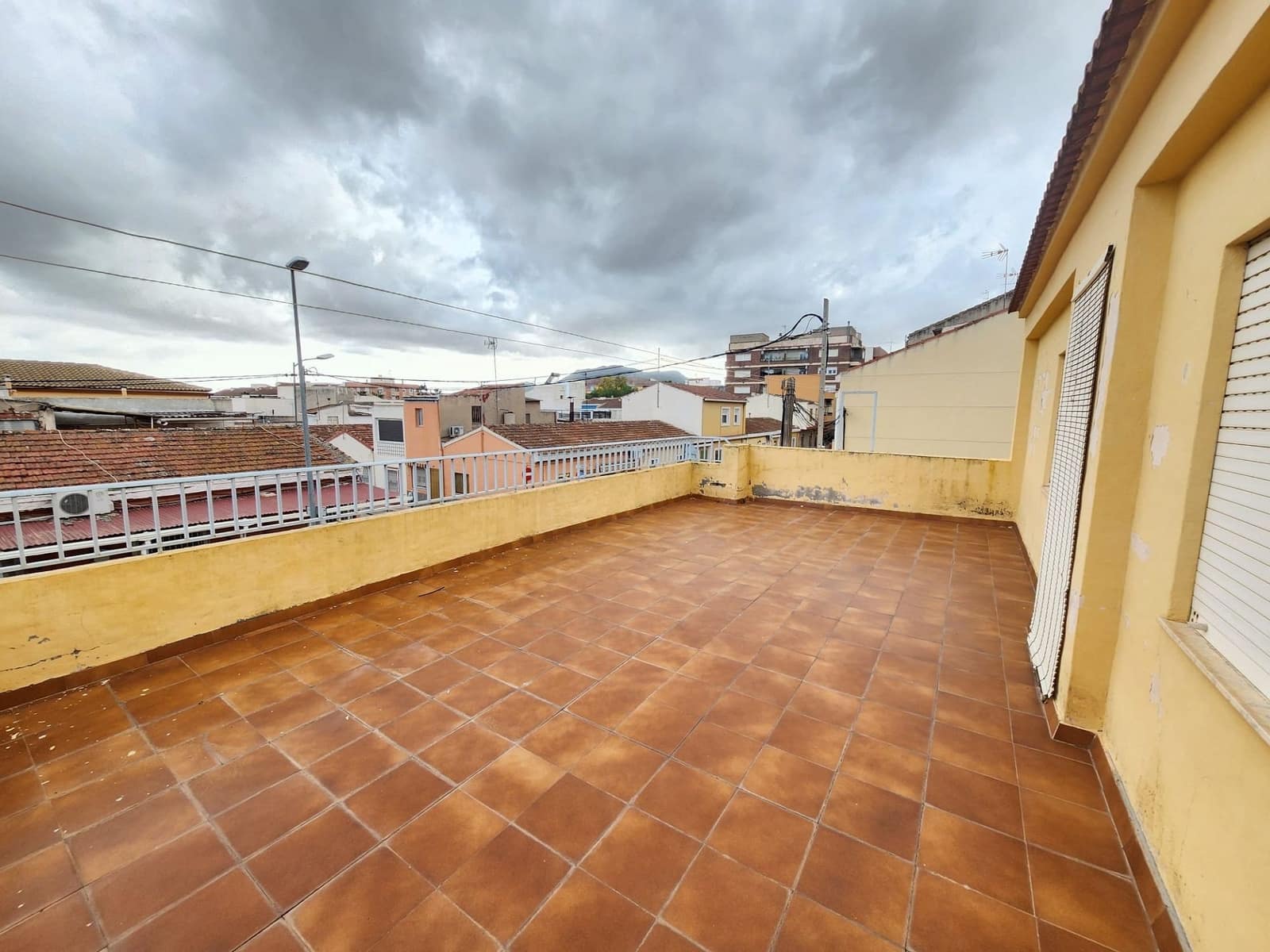 3 soveværelse Byhus til salg i Sax med swimmingpool garage - € 179.995 (Ref: 9481449)