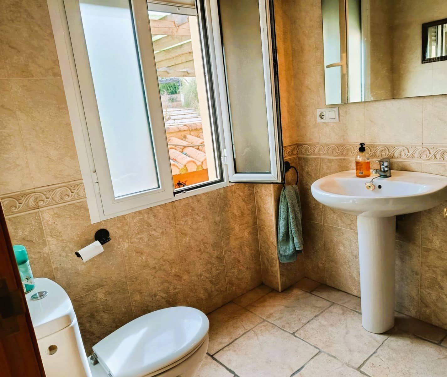 5 bedroom Villa for sale in Elda with pool - € 450,000 (Ref: 9485187)