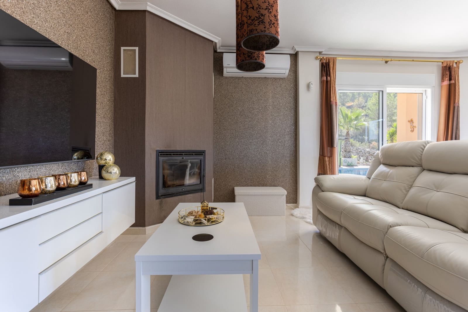 Chalet de 3 habitaciones en La Zarza en venta con piscina garaje - 450.000 € (Ref: 9488186)