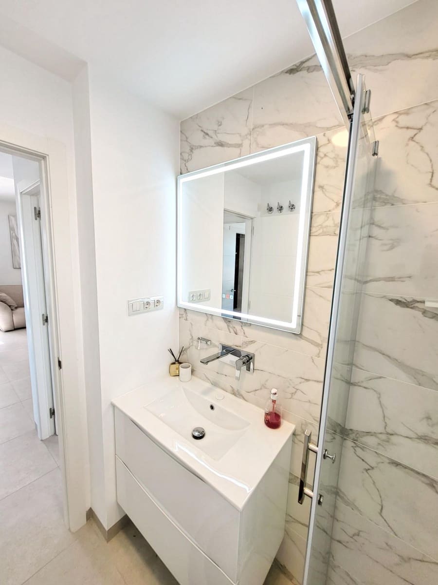 2 Zimmer Apartment zu verkaufen in San Miguel de Salinas mit Pool - 299.000 € (Ref: 9492694)