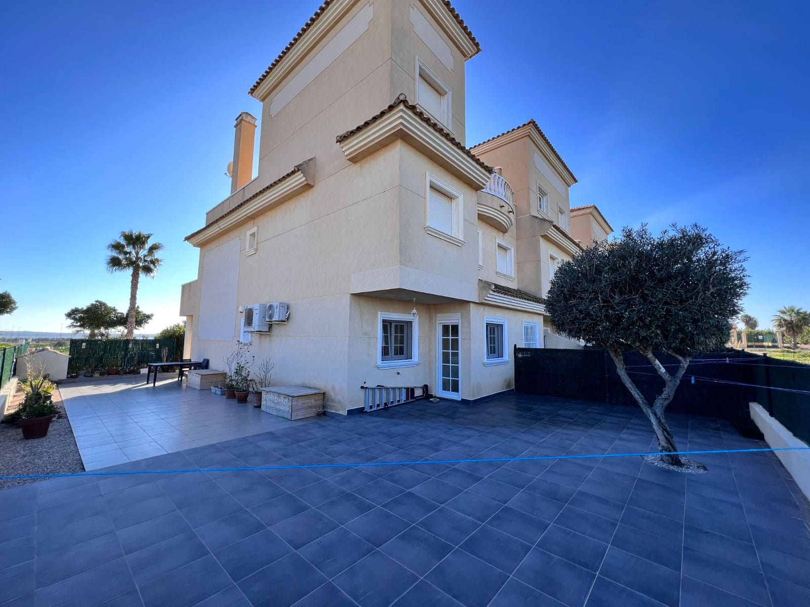 2 Zimmer Apartment zu verkaufen in Guardamar del Segura mit Pool - 175.000 € (Ref: 9508394)