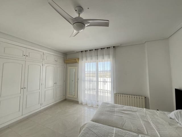 4 Zimmer Villa zu verkaufen in Pinoso mit Pool Garage - 475.000 € (Ref: 9522946)