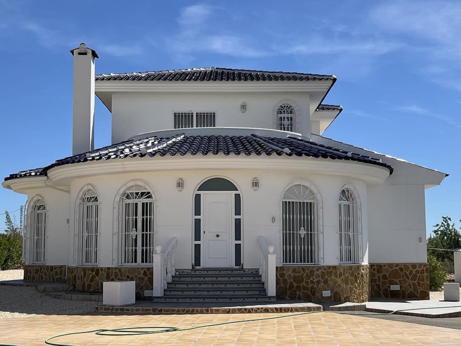 4 Zimmer Villa zu verkaufen in Pinoso mit Pool Garage - 475.000 € (Ref: 9522946)
