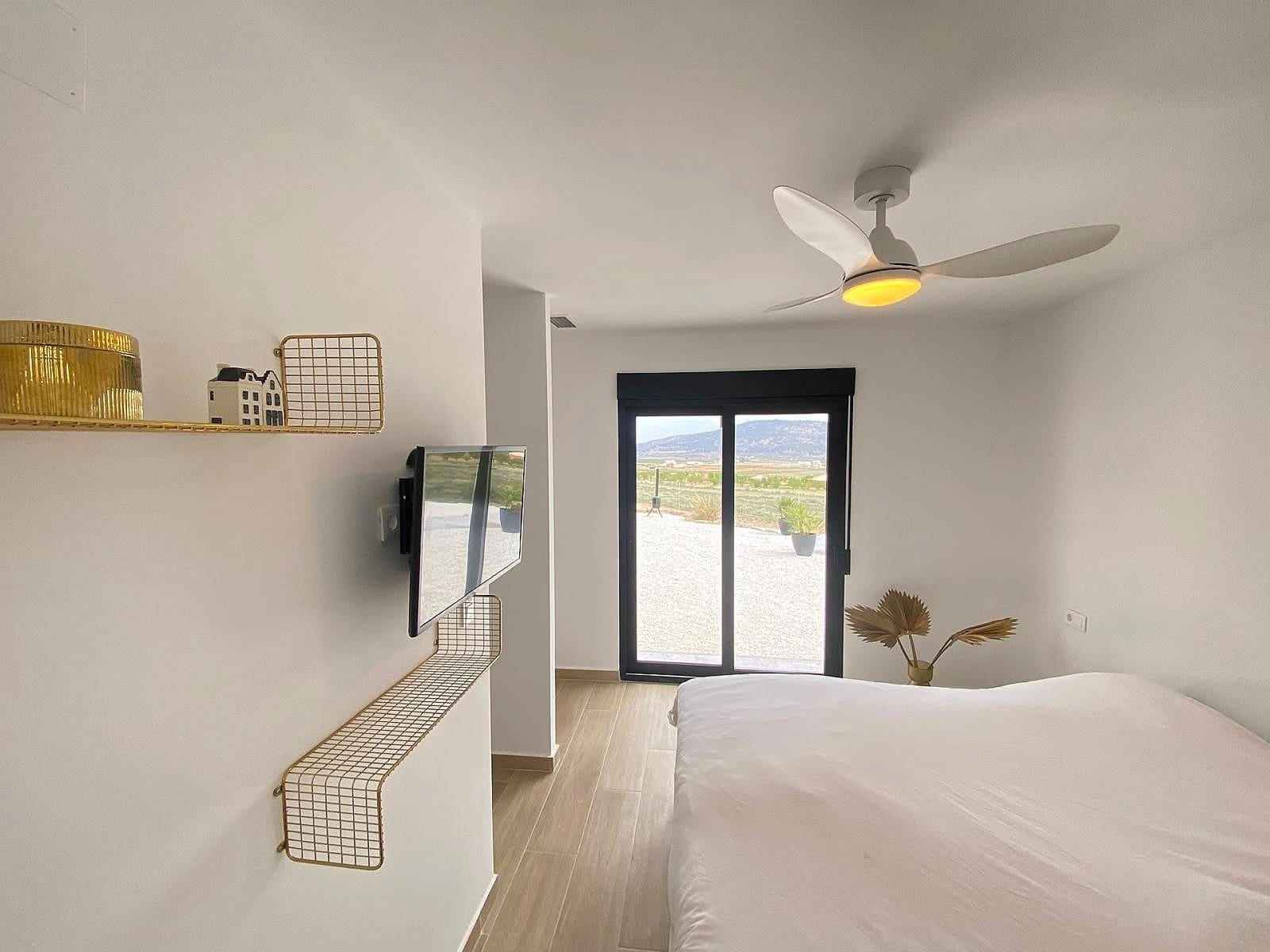 Chalet de 4 habitaciones en Pinoso en venta con piscina - 549.000 € (Ref: 9522949)