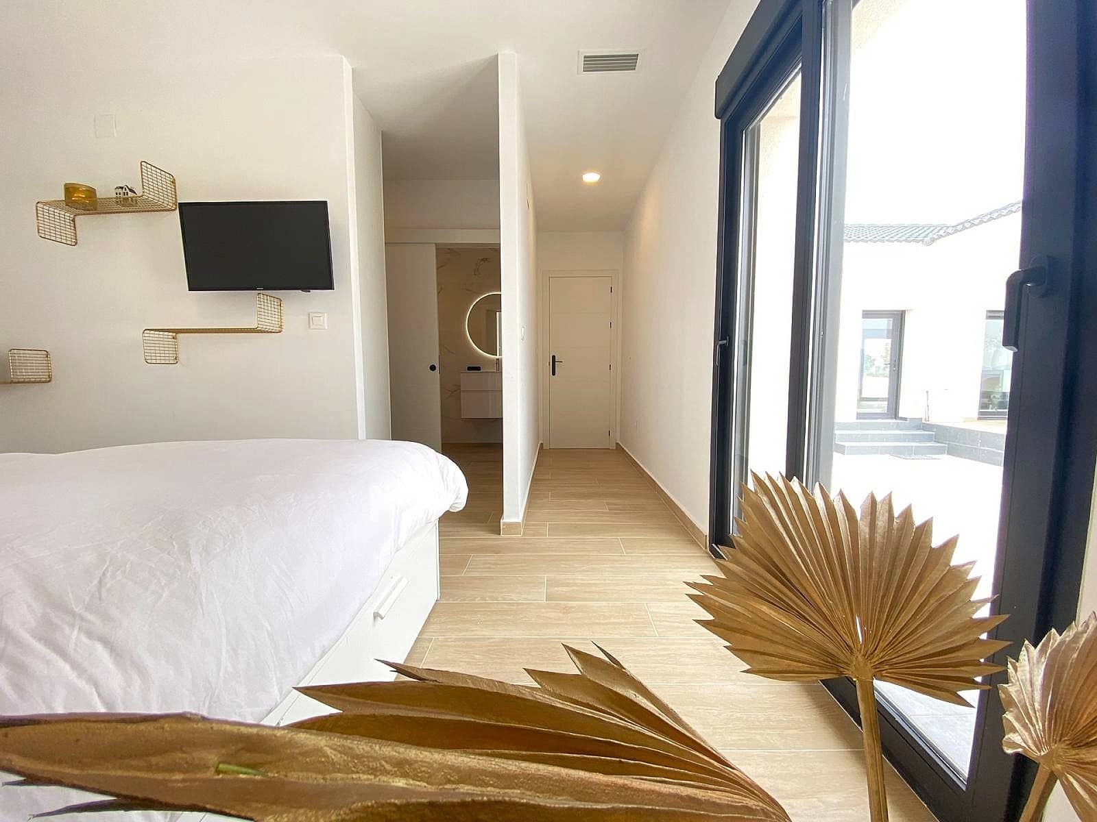 Chalet de 4 habitaciones en Pinoso en venta con piscina - 549.000 € (Ref: 9522949)