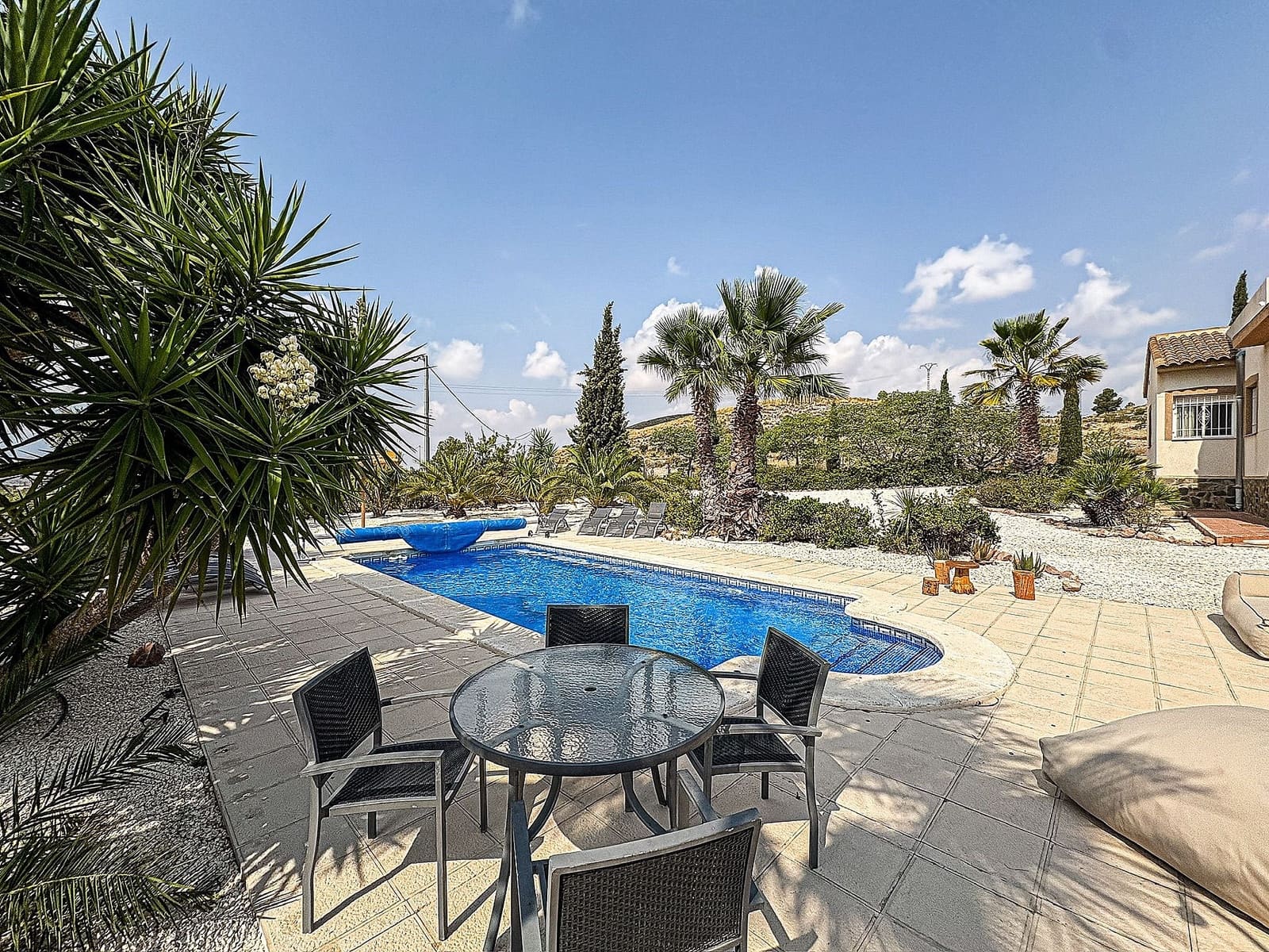 Chalet de 5 habitaciones en Pinoso en venta con piscina - 425.000 € (Ref: 9522951)