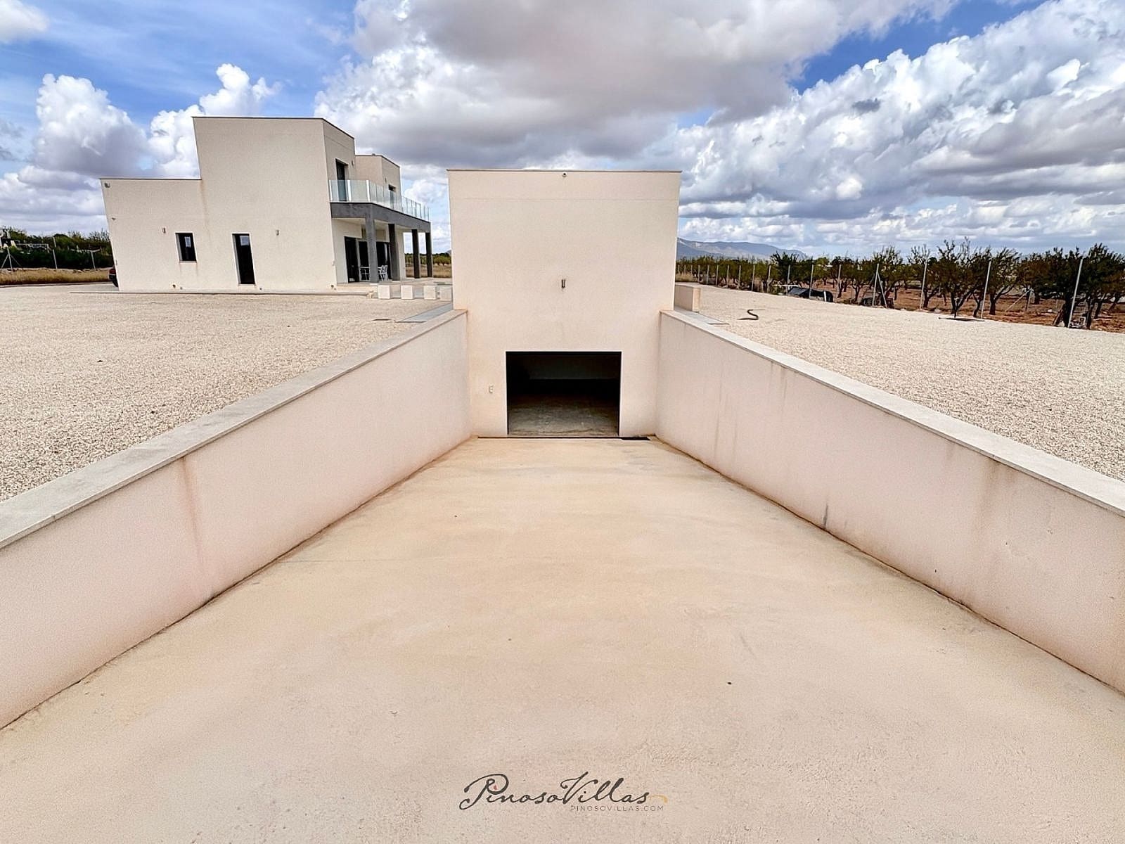 3 Zimmer Villa zu verkaufen in Pinoso mit Pool Garage - 575.000 € (Ref: 9522952)