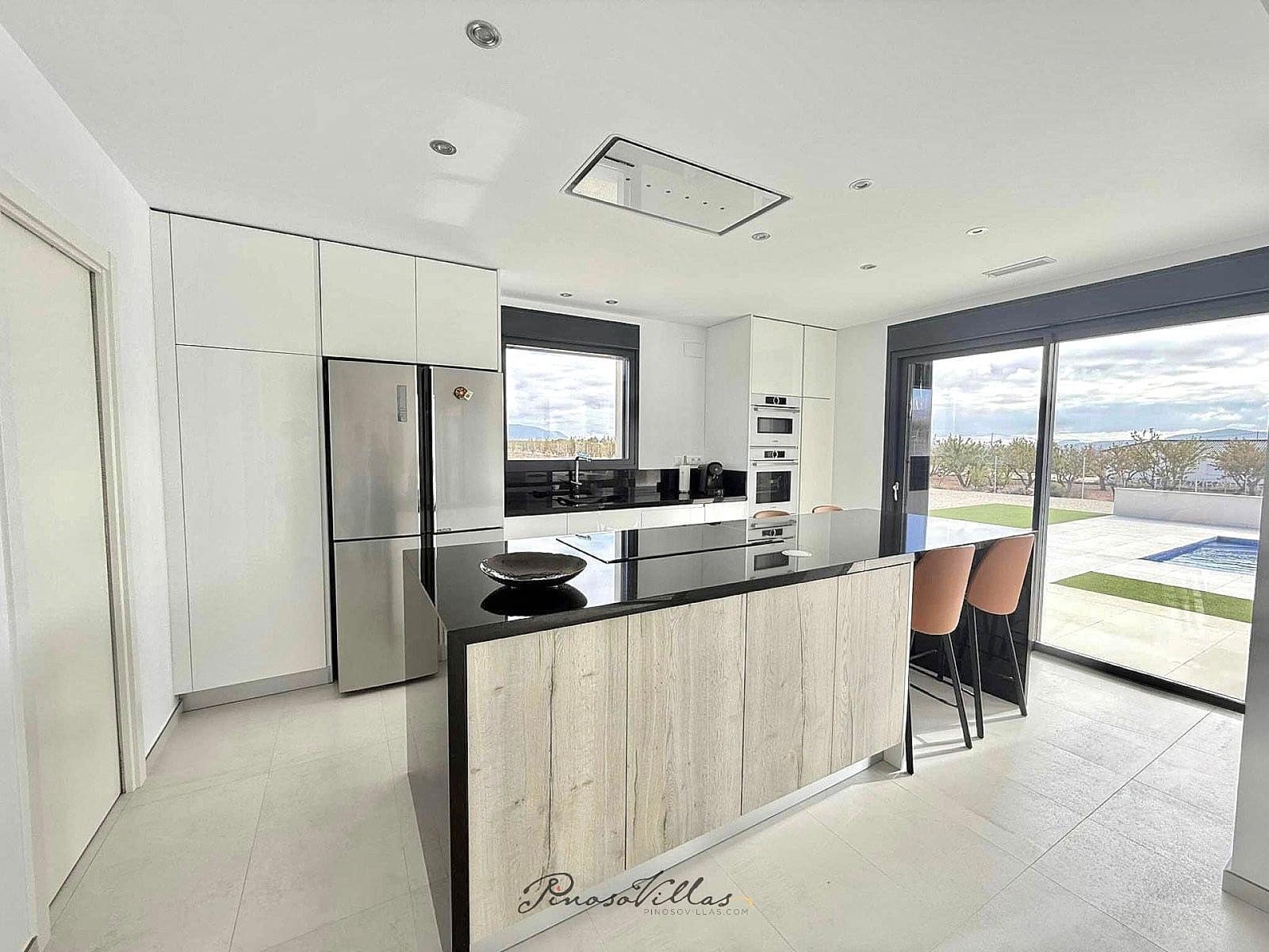 3 Zimmer Villa zu verkaufen in Pinoso mit Pool Garage - 575.000 € (Ref: 9522952)