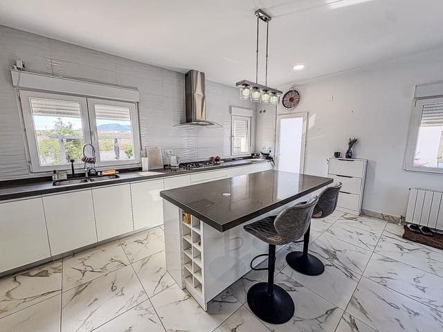 4 quarto Moradia para venda em Pinoso com piscina garagem - 525 000 € (Ref: 9522953)