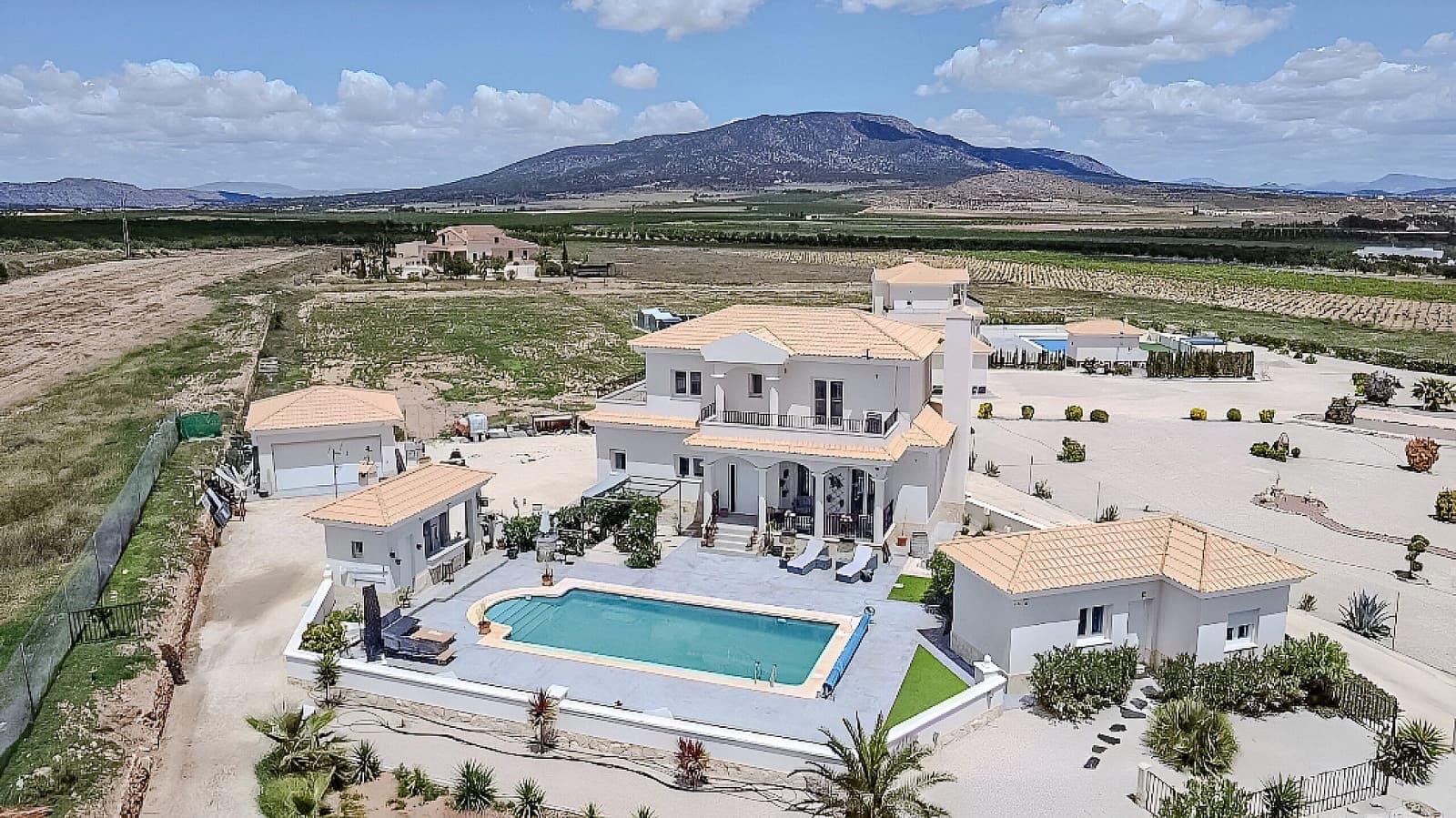 4 quarto Moradia para venda em Pinoso com piscina garagem - 525 000 € (Ref: 9522953)