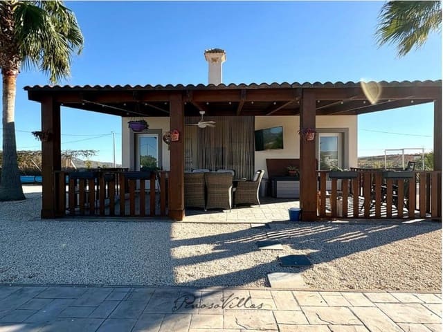 4 Zimmer Villa zu verkaufen in Pinoso mit Pool Garage - 549.000 € (Ref: 9522955)