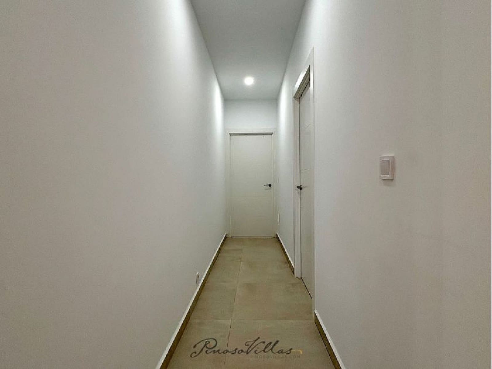 Chalet de 4 habitaciones en Pinoso en venta con piscina - 449.950 € (Ref: 9522956)