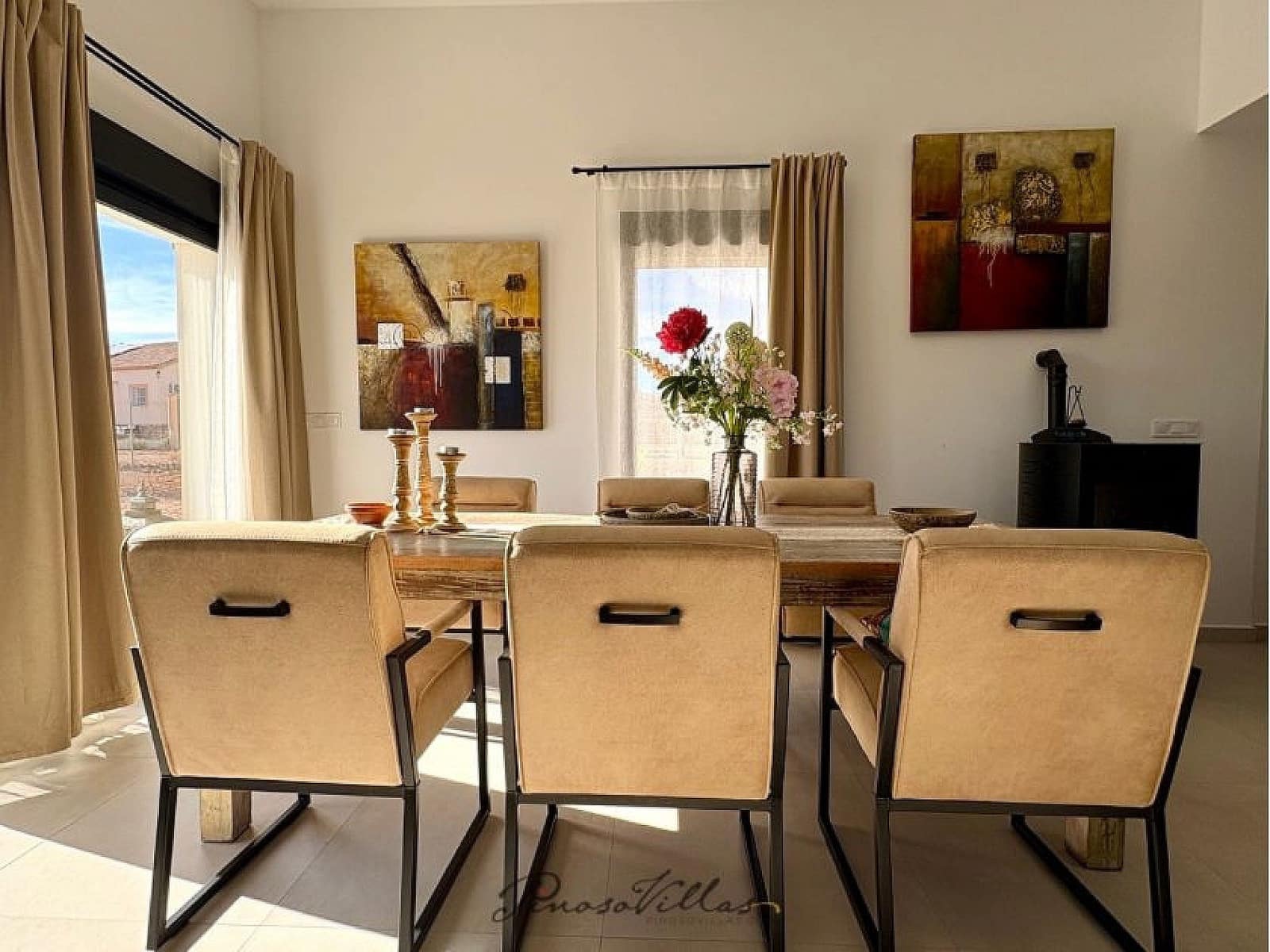 Chalet de 4 habitaciones en Pinoso en venta con piscina - 449.950 € (Ref: 9522956)