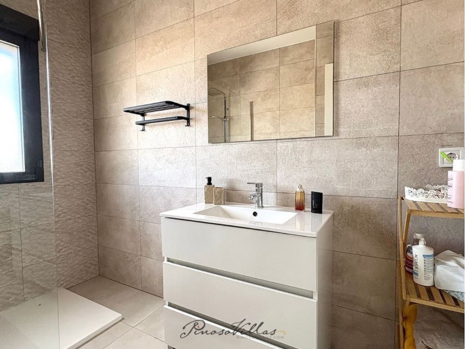 Chalet de 4 habitaciones en Pinoso en venta con piscina - 449.950 € (Ref: 9522956)