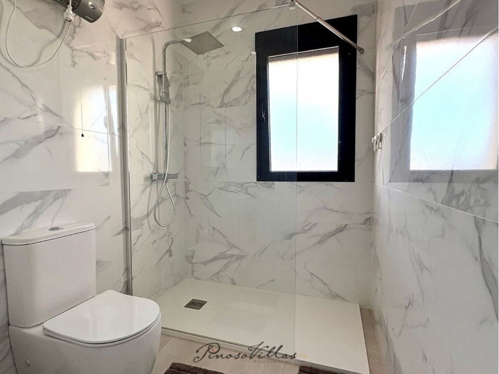 Chalet de 4 habitaciones en Pinoso en venta con piscina - 449.950 € (Ref: 9522956)