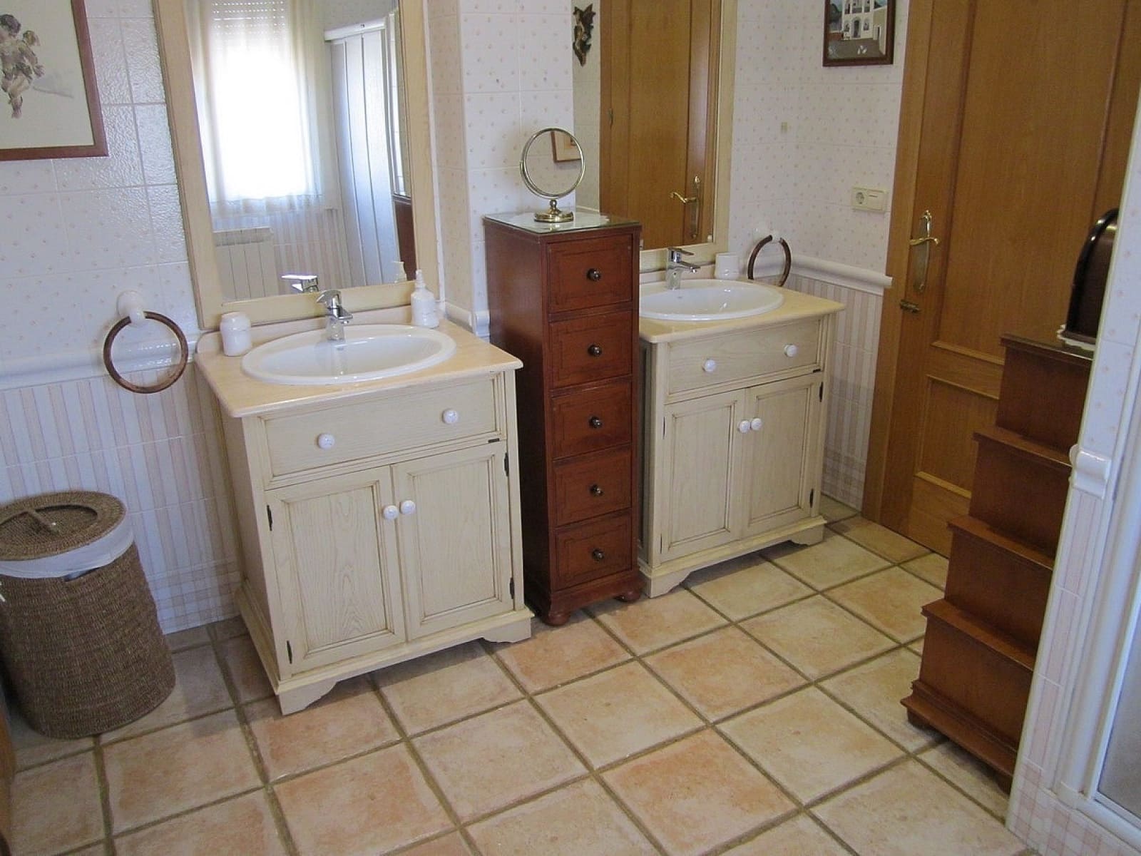 6 makuuhuone Huvila myytävänä paikassa Yecla mukana uima-altaan - 590 000 € (Ref: 9522968)