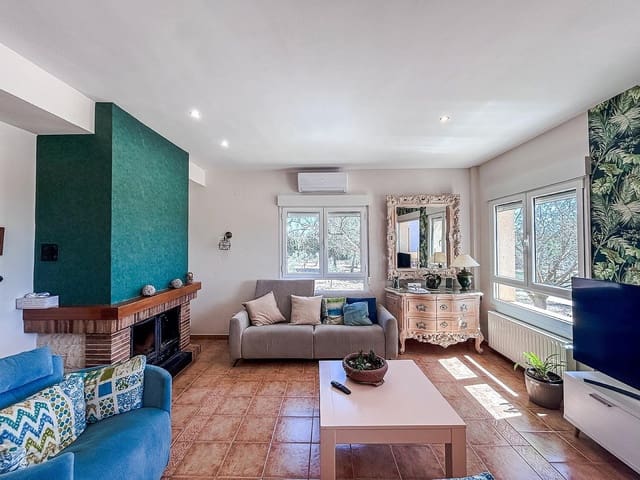 4 Zimmer Villa zu verkaufen in Yecla mit Pool - 359.995 € (Ref: 9522971)