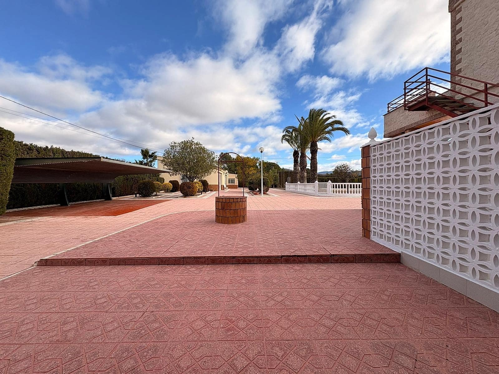 Chalet de 3 habitaciones en Sax en venta con piscina garaje - 575.000 € (Ref: 9522977)