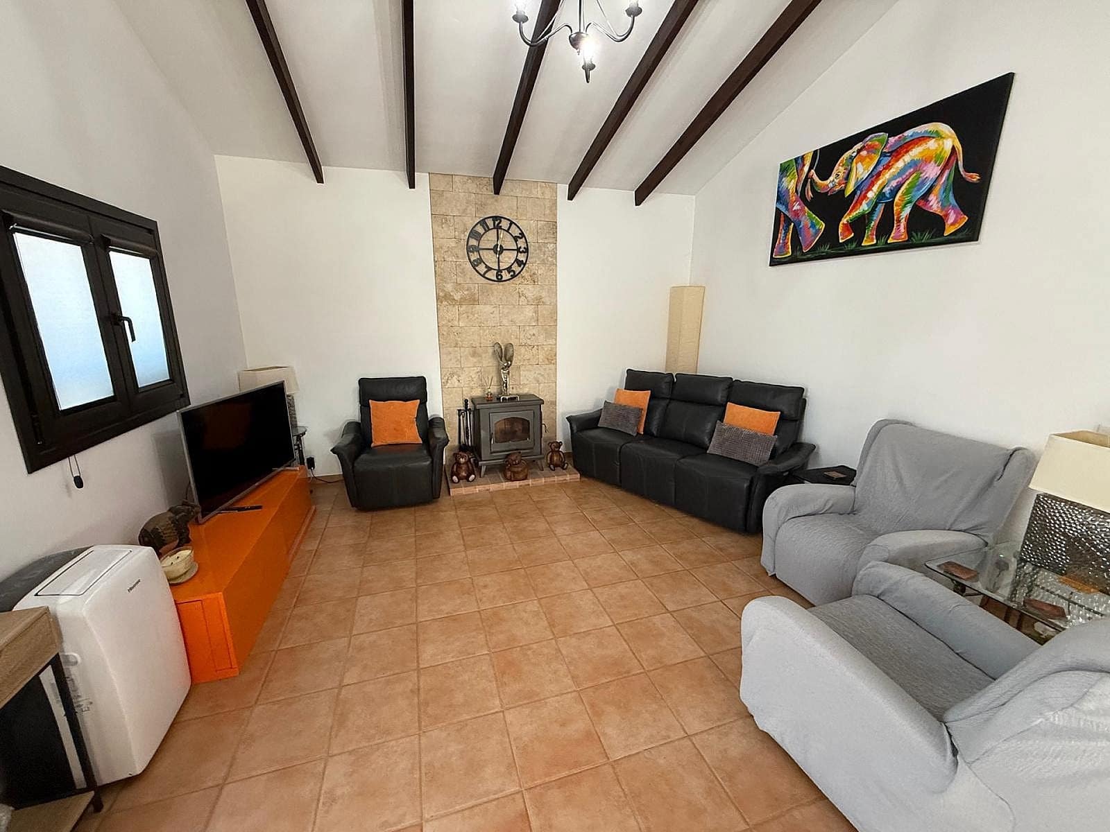 3 bedroom Villa for sale in Caudete with pool - € 249,995 (Ref: 9522979)