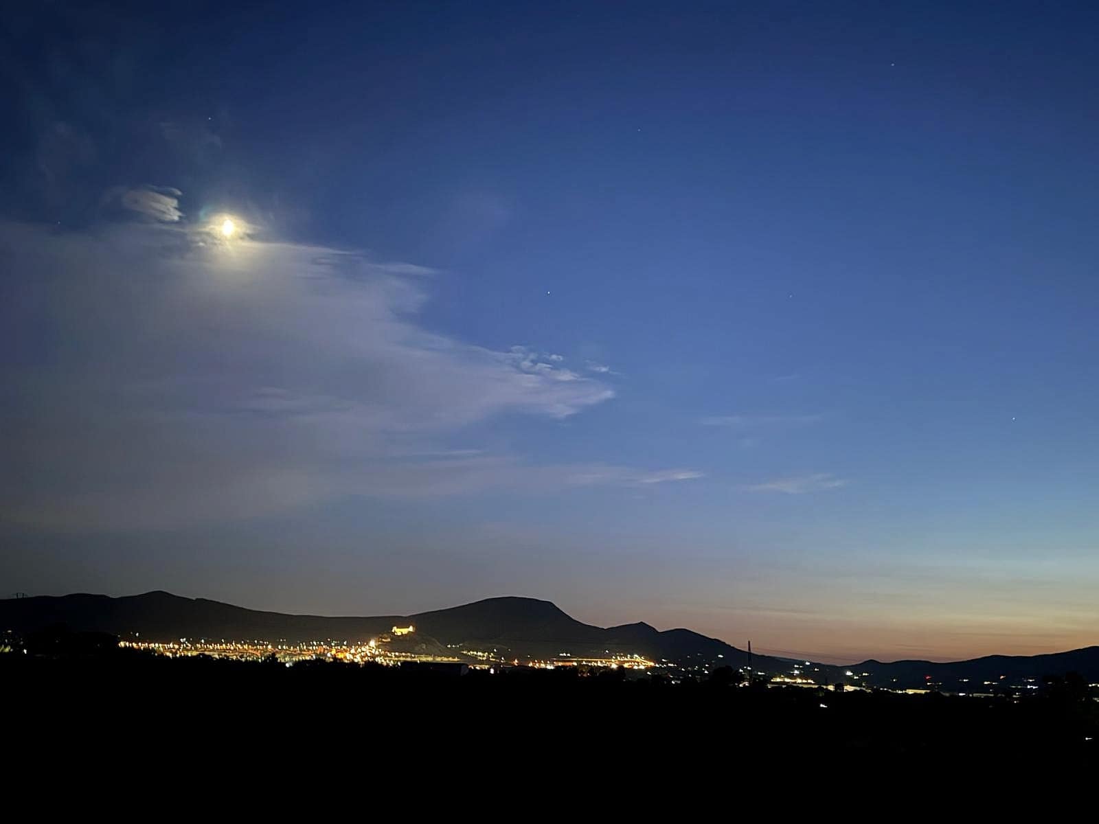 3 soveværelse Villa til salg i Onil med swimmingpool garage - € 498.000 (Ref: 9522992)