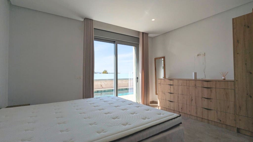 4 bedroom Villa for sale in Benijofar with pool garage - € 1,495,000 (Ref: 9523000)