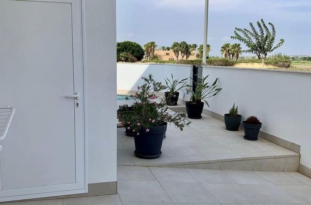 3 soveværelse Villa til salg i Daya Vieja med swimmingpool - € 399.000 (Ref: 9523002)