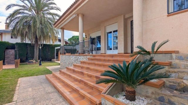 4 quarto Moradia para venda em Mil Palmeras, Pilar de la Horadada com piscina garagem - 690 000 € (Ref: 9523003)