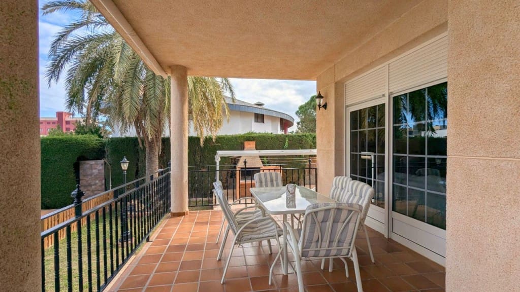 4 quarto Moradia para venda em Pilar de la Horadada com piscina garagem - 690 000 € (Ref: 9523003)