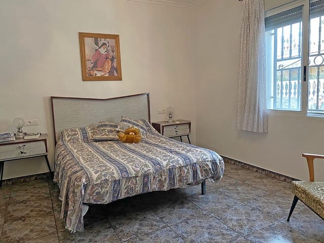 Casa de 3 habitaciones en Pinoso en venta con piscina garaje - 149.500 € (Ref: 9523007)
