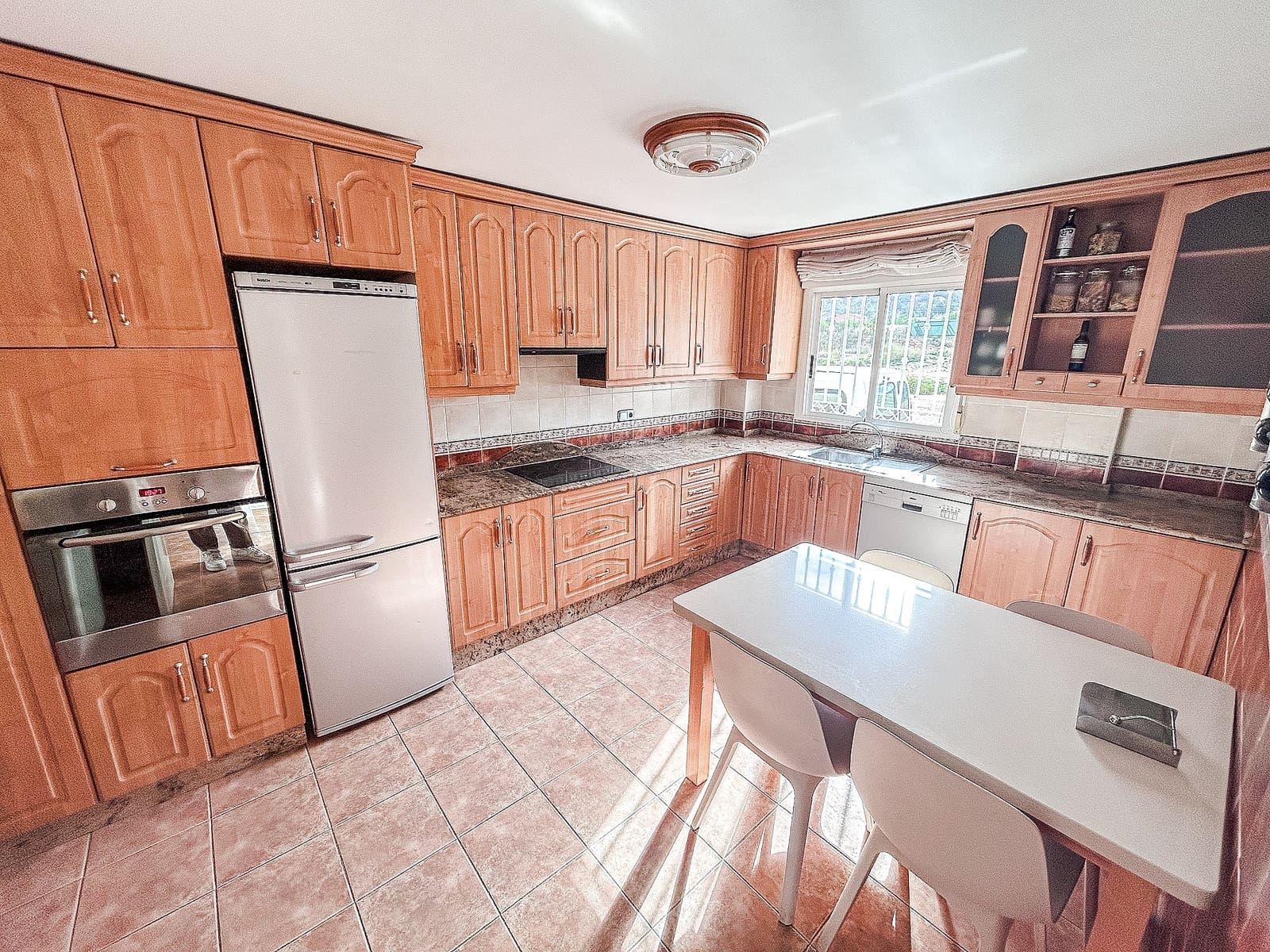 5 chambre Maison de Ville à vendre à Pinoso avec piscine garage - 249 000 € (Ref: 9523009)