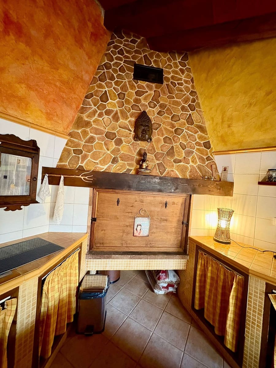 4 slaapkamer Huis te koop in Pinoso met zwembad - € 157.500 (Ref: 9523010)